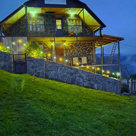 Betegi Guest House Местия Экстерьер фото